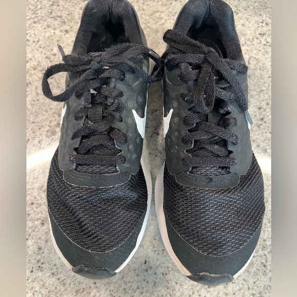 Nike Girls Shoes Size 3.5 - Picture 2 of 8